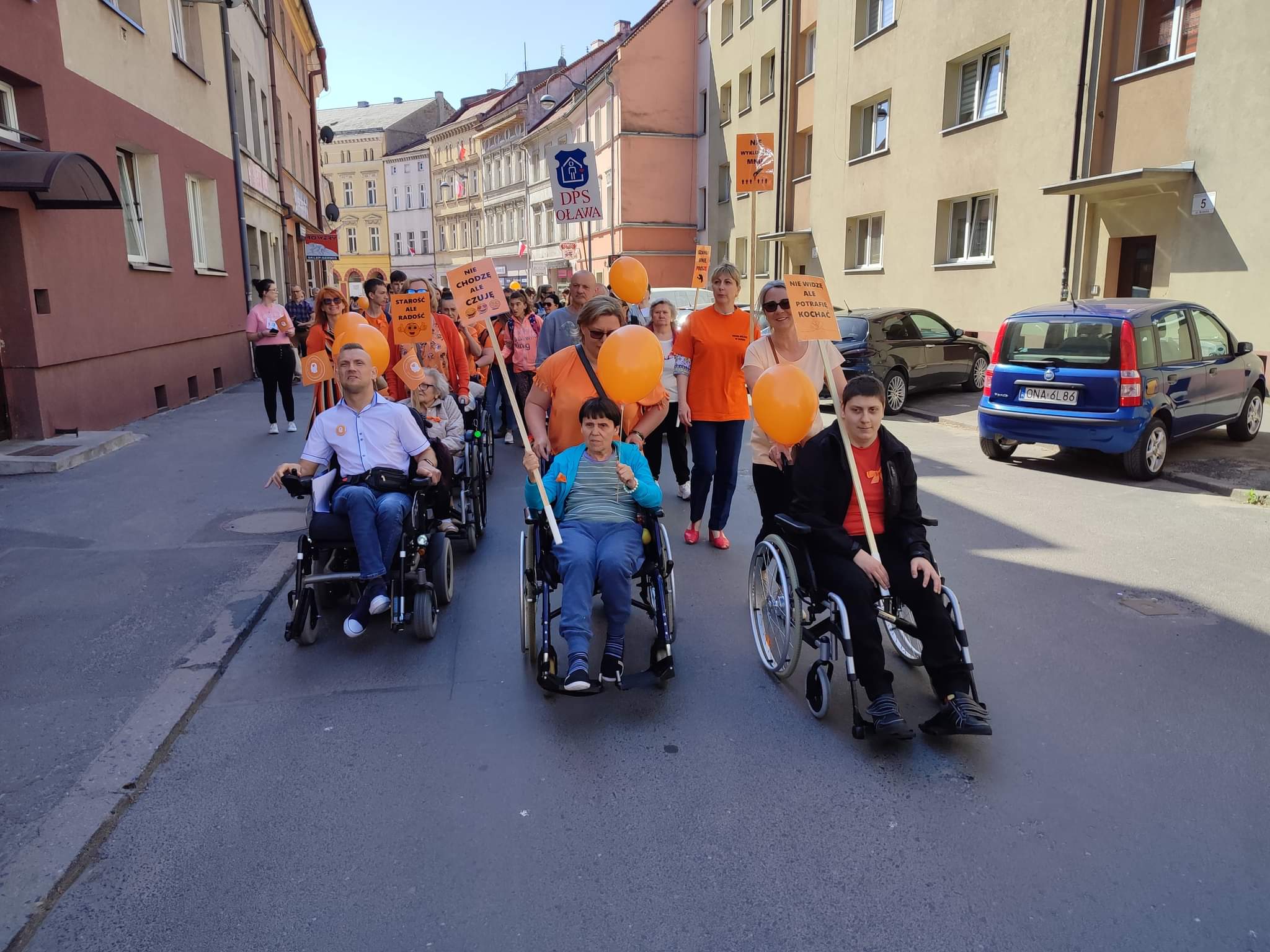 Zdjęcie: uczestniczy marszu godności